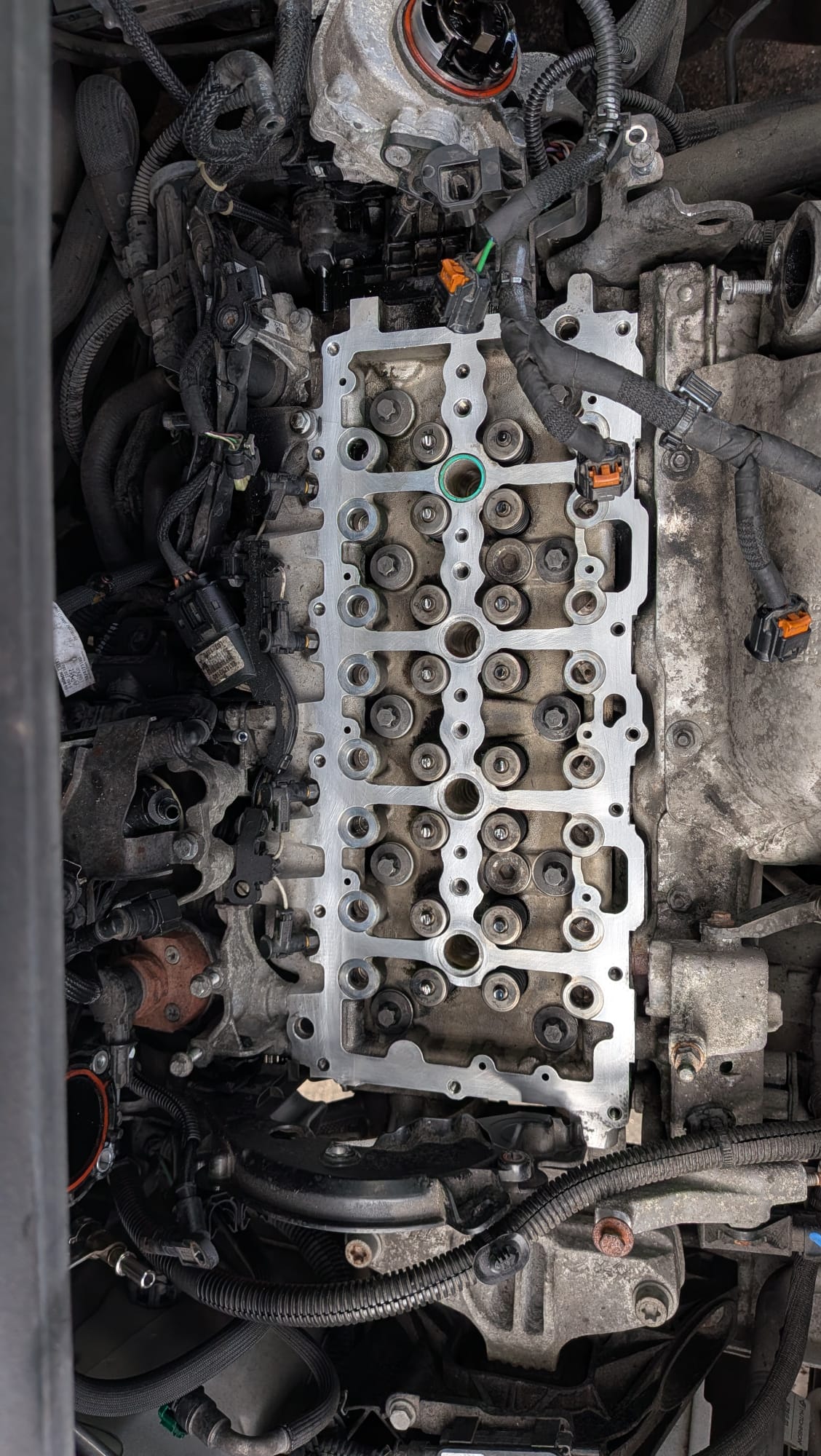 Cylinder head valve seat inspection