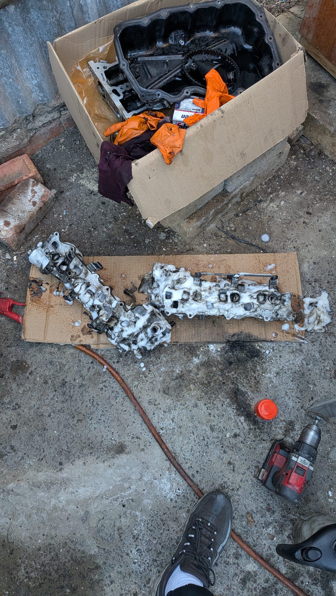 Cylinder head chemical decoke treatment