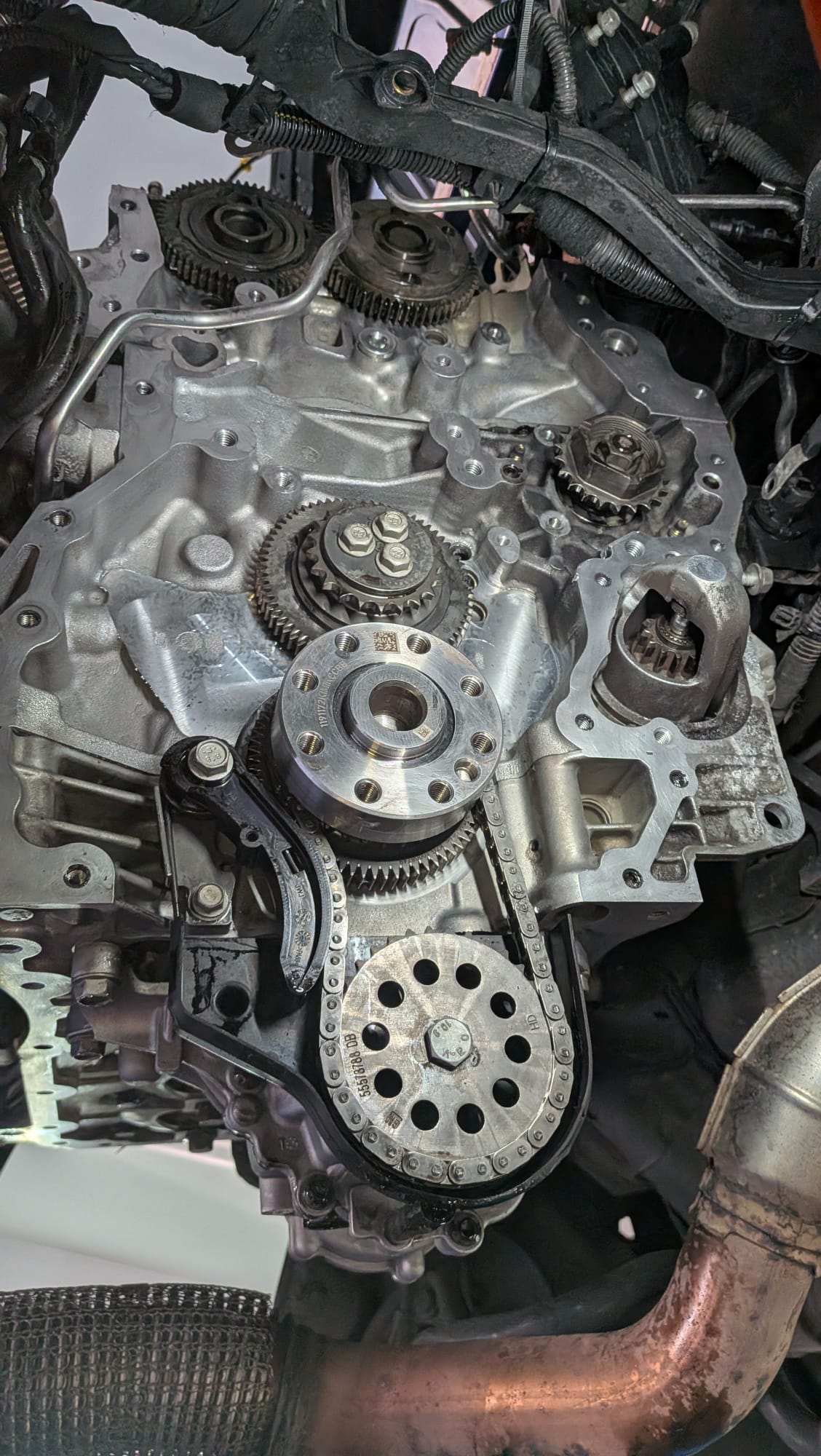 Timing chain and VVT sprockets
