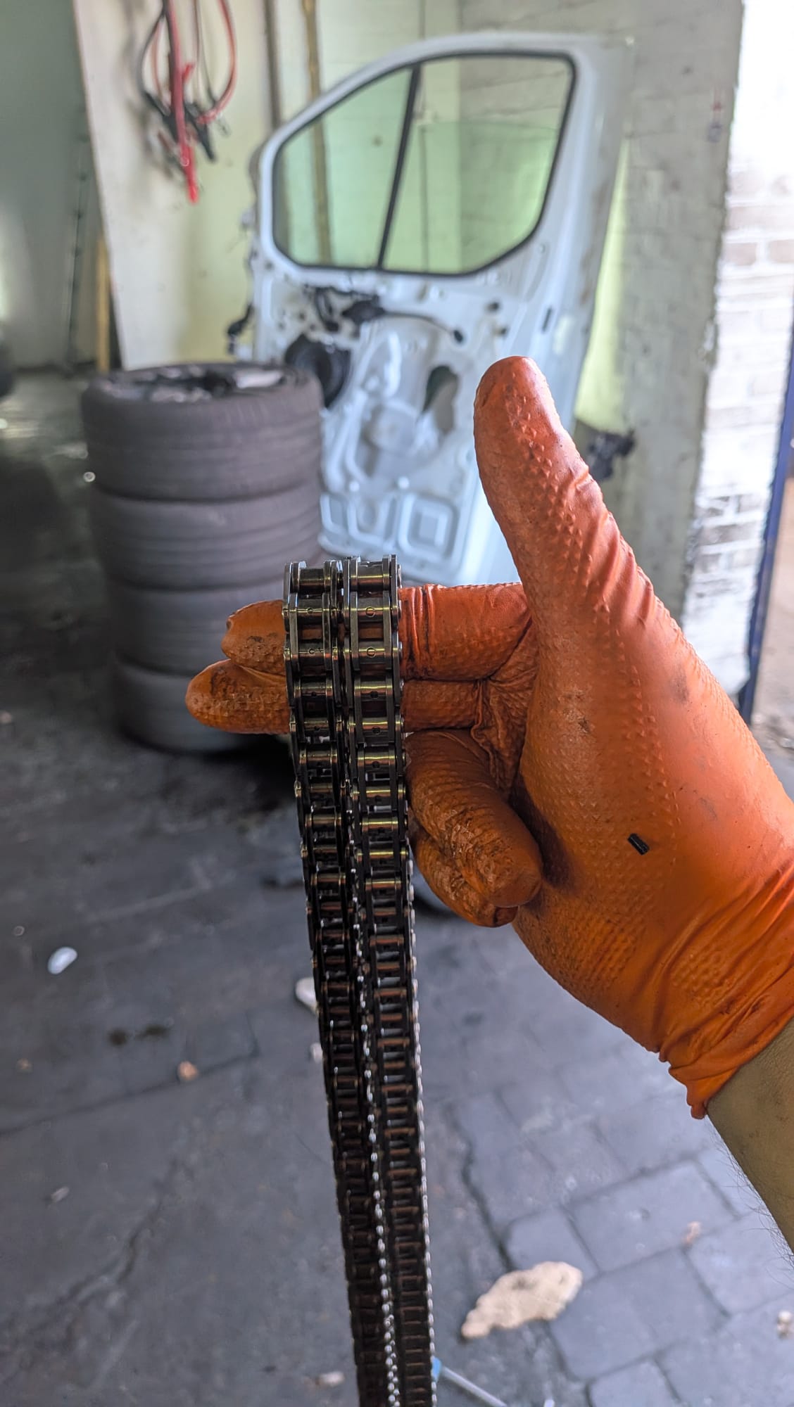 Worn timing chains comparison